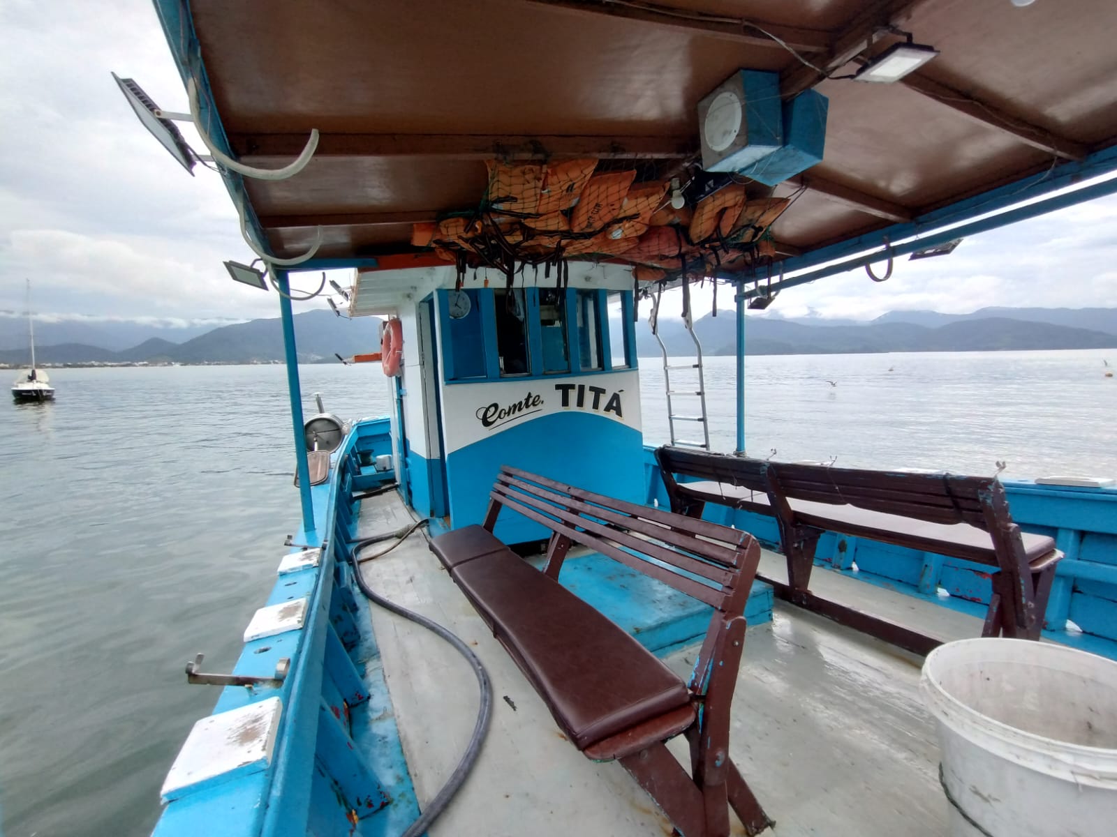 capitao-tita-aluguel-barco-de-pesca-ubatuba.jpg